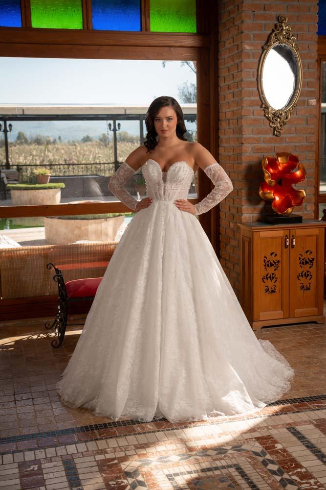 Dekolteli Kalp Yaka İşlemeli Yan Kol Detaylı Helen Model Gelinlik