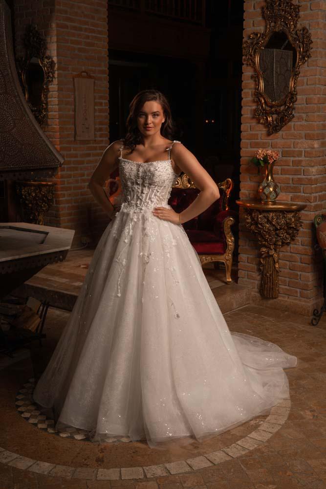 Fransız Havuz Yaka Üç Boyutlu Akıtmalı Helen Model Gelinlik