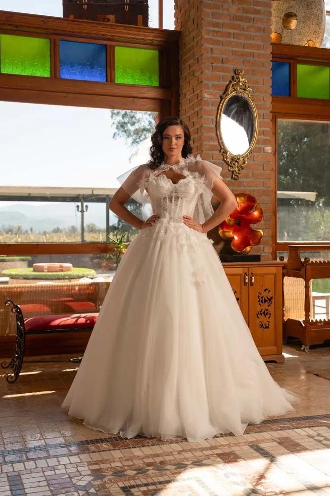 Göğüs Detaylı Tül Etekli Demonte Yakalı Helen Model Gelinlik
