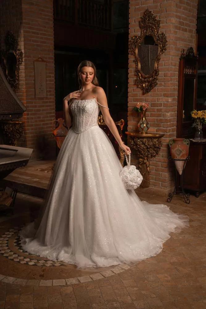 Havuz Yaka Askılı İnci Detay İşlemeli Helen Model Gelinlik