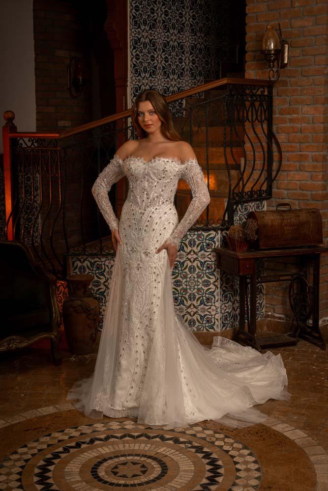 Kalp Yaka Komple Kasnak İşlemeli Kama Detalı Balık Model Gelinlik