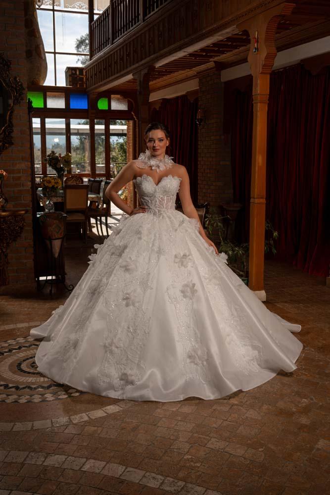 Kalp Yaka Üç Boyut Çiçekli Pileli Prenses Model Gelinlik