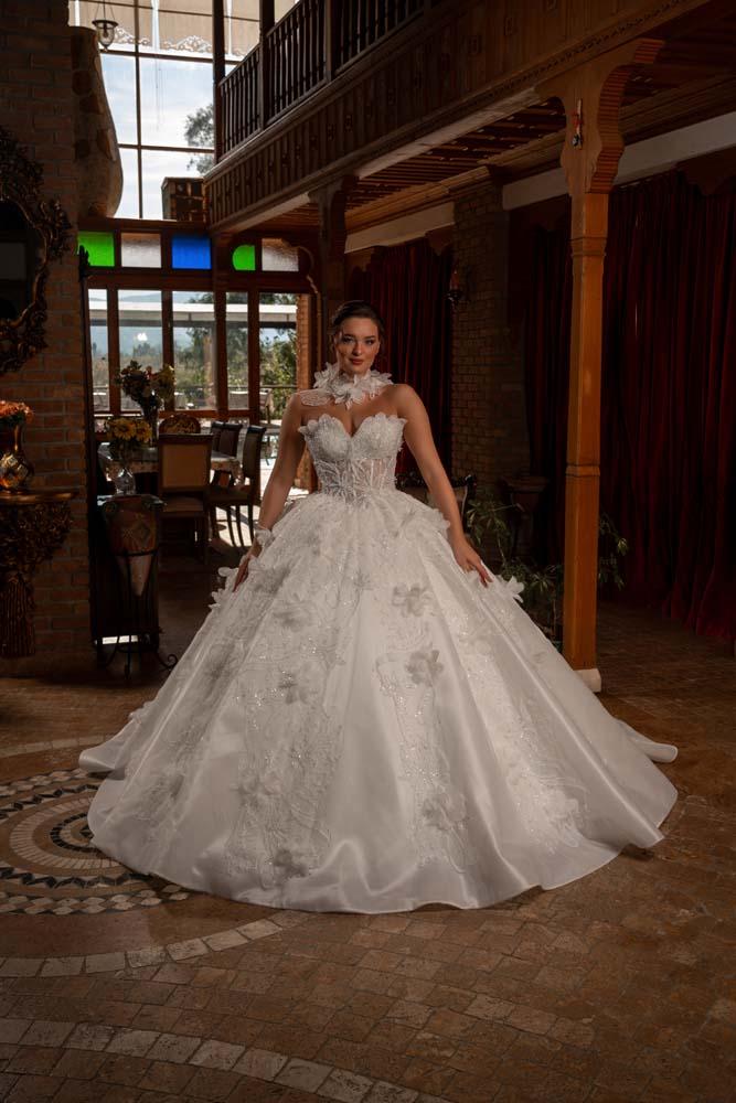 Kalp Yaka Üç Boyut Çiçekli Pileli Prenses Model Gelinlik