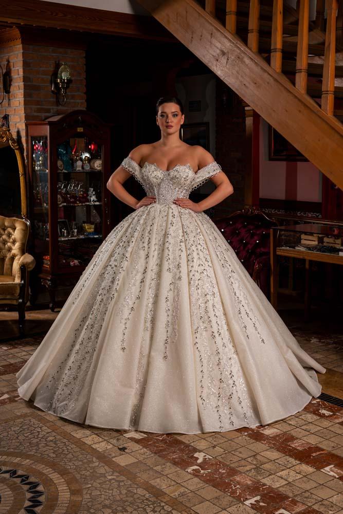 M Yaka Yan Kol Detaylı Üç Boyut Dantelli Helen Model Gelinlik